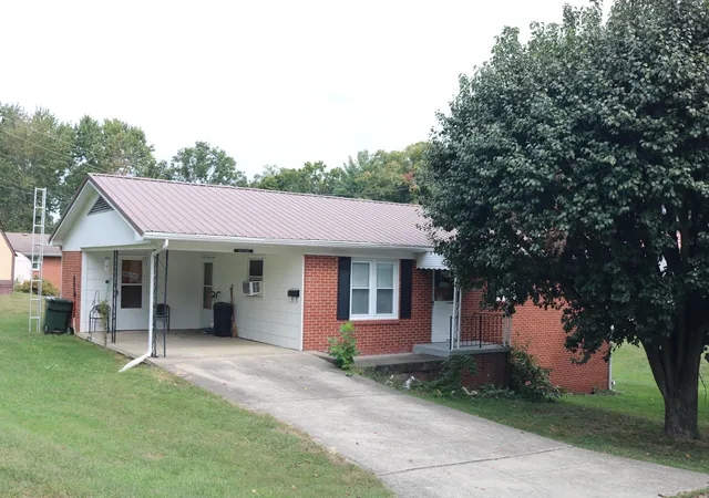 Photo 2 of Single family home for sale at 101 Robin Ln, Carlisle, KY 40311 | MLS# 26027051 | Listing updated on 2026-10-13