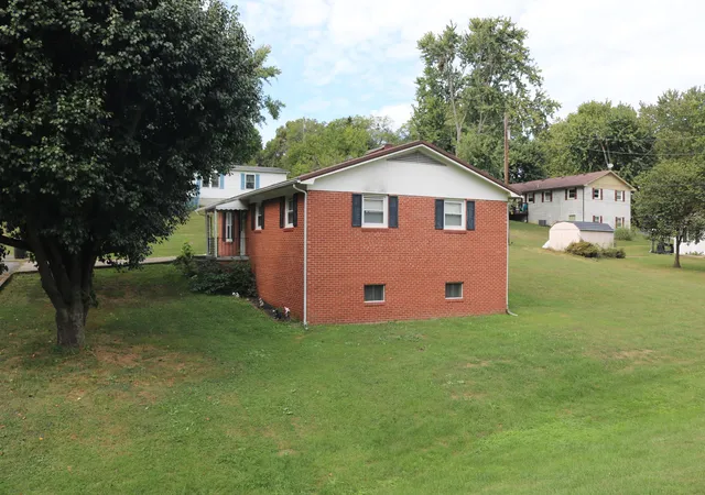 Photo 3 of Single family home for sale at 101 Robin Ln, Carlisle, KY 40311 | MLS# 26027051 | Listing updated on 2026-10-13