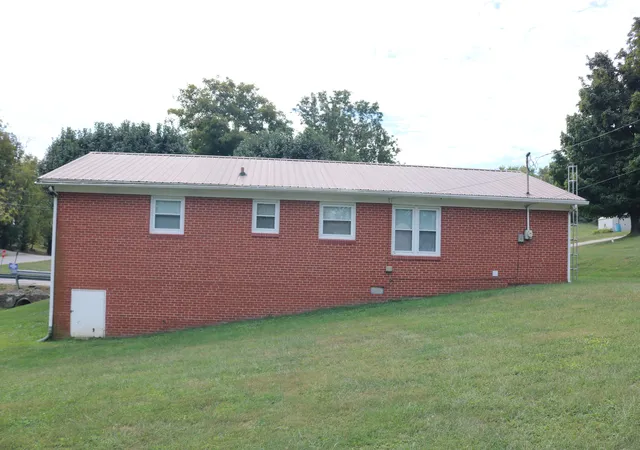 Photo 4 of Single family home for sale at 101 Robin Ln, Carlisle, KY 40311 | MLS# 26027051 | Listing updated on 2026-10-13