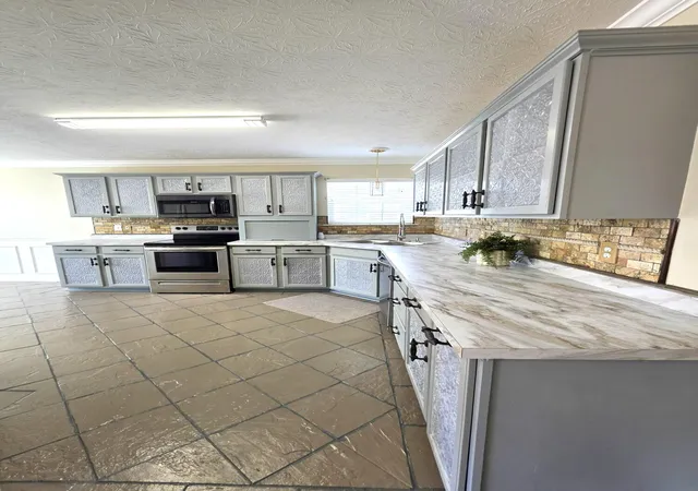 Photo 2 of Single family home for sale at 210 Secretariat St, Georgetown, KY 40324 | MLS# 26027061 | Listing updated on 2026-10-13
