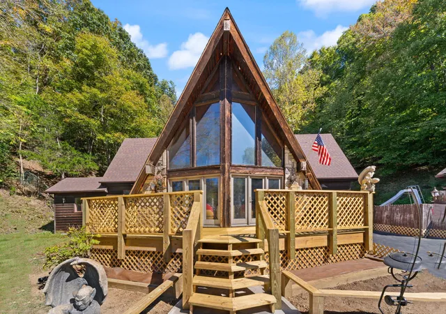 Photo 1 of Single family home for sale at 61 Ky 321, Paintsville, KY 41240 | MLS# 26028233 | Listing updated on 2026-10-21