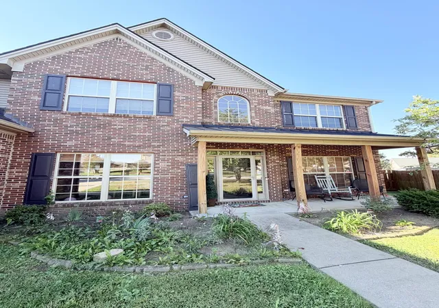 Photo 2 of Single family home for sale at 572 Thames Cir, Nicholasville, KY 40356 | MLS# 26027156 | Listing updated on 2026-10-17