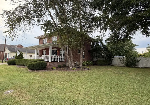 Photo 1 of Single family home for sale at 135 School St, Barbourville, KY 40906 | MLS# 26027102 | Listing updated on 2026-10-23