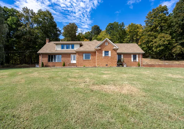 Photo 1 of Single family home for sale at 11335 Greenville Rd, Hopkinsville, KY 42240 | MLS# 26027141 | Listing updated on 2026-10-01