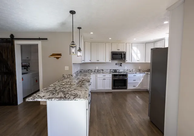 Photo 3 of Single family home for sale at 11335 Greenville Rd, Hopkinsville, KY 42240 | MLS# 26027141 | Listing updated on 2026-10-01