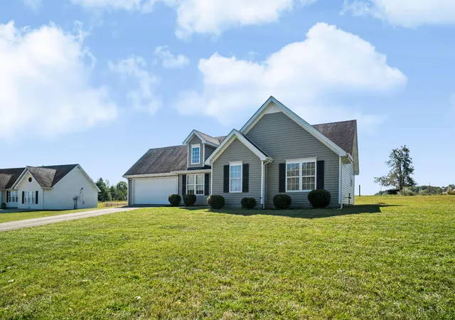 Photo 1 of Single family home for sale at 34 Alder Ct, London, KY 40744 | MLS# 26027335 | Listing updated on 2026-10-14