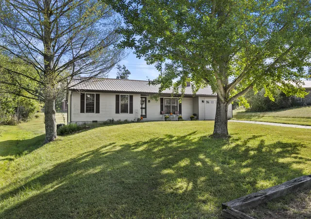 Photo 3 of Sale Pending at 48 Roscoe Ct, Frankfort, KY 40601 | MLS# 26027360 | Listing updated on 2026-10-13