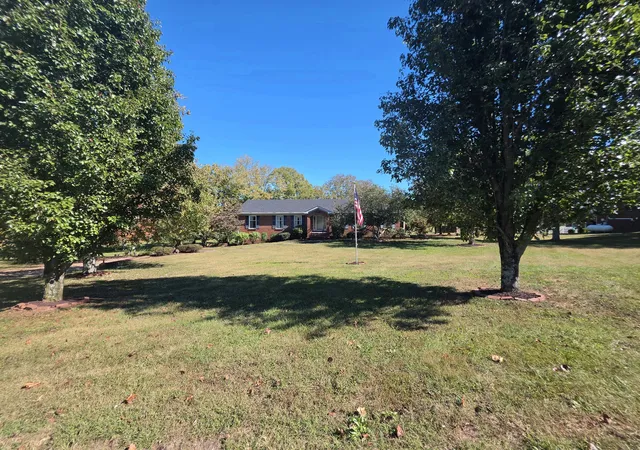 Photo 2 of Single family home for sale at 136 Lake Country Rd, Nicholasville, KY 40356 | MLS# 26027903 | Listing updated on 2026-10-14