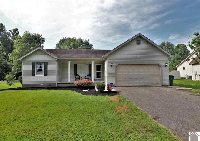 Photo 1 of Single family home for sale at 1631 Creekside Dr, Paducah, KY 42003 | MLS# 26027736 | Listing updated on 2026-10-19