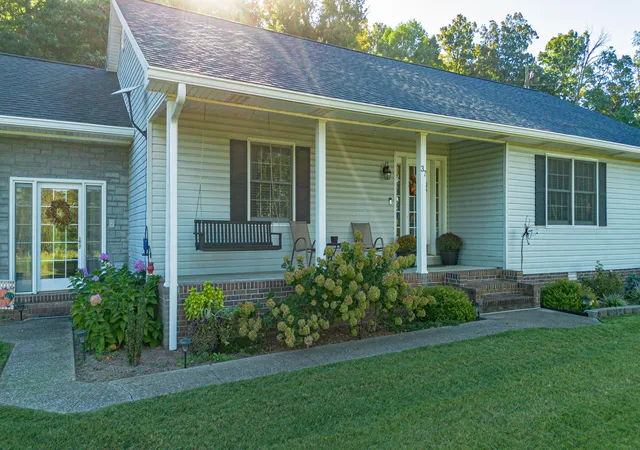 Single family home for sale at 37 Wilson Dr, Marion, KY 42064 | MLS# 26027168
