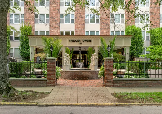 Photo 2 of Condo for sale at 101 S Hanover Ave #7B, Lexington, KY 40502 | MLS# 26027223 | Listing updated on 2026-10-20