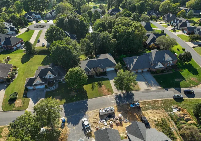 Photo 4 of Sale Pending at 315 Forest Ridge Dr, Paducah, KY 42003 | MLS# 26028215 | Listing updated on 2026-10-19