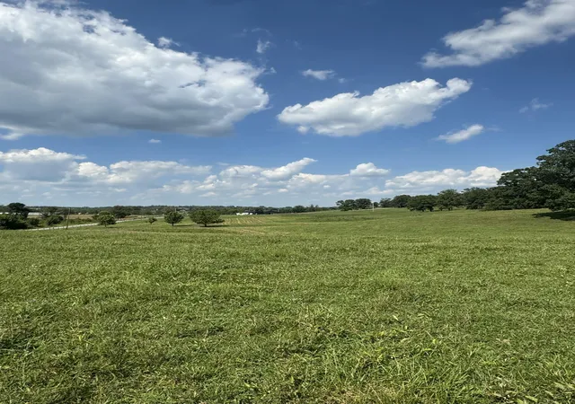 Land for sale at 9999 Kiddville Rd, Winchester, KY 40391 | MLS# 26027224