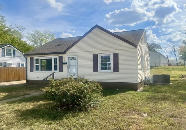 Photo 2 of Single family home for sale at 419 E 23rd Street, Hopkinsville, KY 42240 | MLS# 26027253 | Listing updated on 2026-10-16