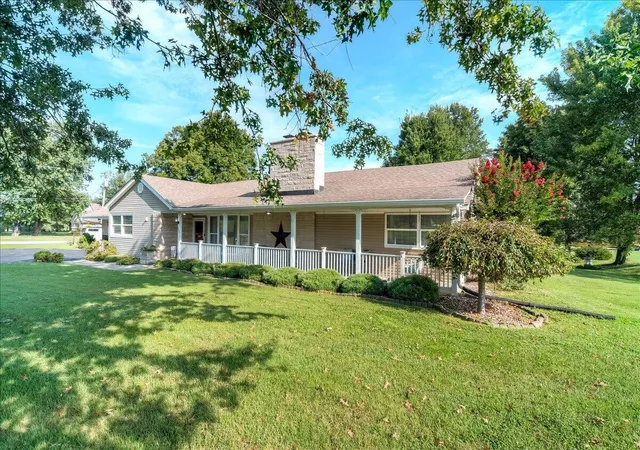 Photo 3 of Single family home for sale at 102 Maplewood Dr, Lancaster, KY 40444 | MLS# 26027216 | Listing updated on 2026-10-21