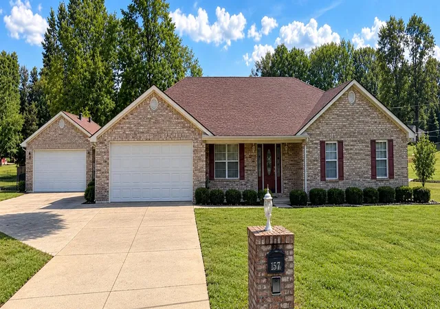 Single family home for sale at 121 Ridgewood Dr, Somerset, KY 42503 | MLS# 26027221