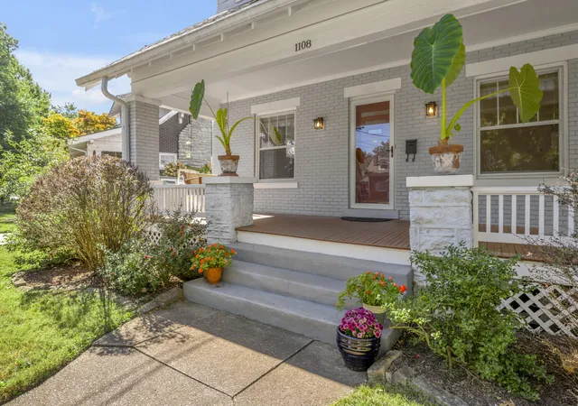Photo 1 of Single family home for sale at 1108 Fincastle Rd, Lexington, KY 40502 | MLS# 26027314 | Listing updated on 2026-10-13