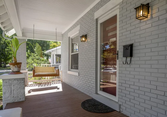 Photo 3 of Single family home for sale at 1108 Fincastle Rd, Lexington, KY 40502 | MLS# 26027314 | Listing updated on 2026-10-13