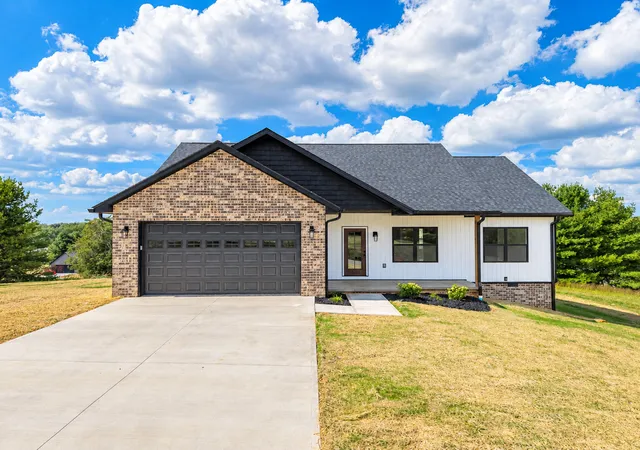 Photo 1 of Single family home for sale at 182 Spring Meadows Dr, Science Hill, KY 42553 | MLS# 26027245 | Listing updated on 2026-10-10