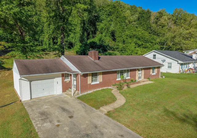 Photo 4 of Sale Pending at 485 N Wilson Ave, Morehead, KY 40351 | MLS# 26027271 | Listing updated on 2026-10-13