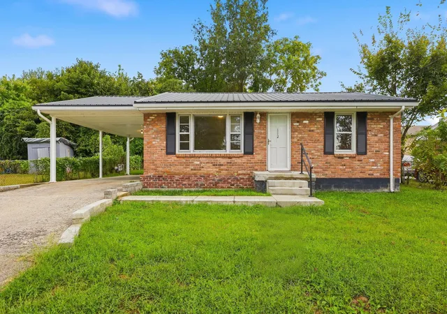 Photo 3 of Single family home for sale at 112 George St, Berea, KY 40403 | MLS# 26027257 | Listing updated on 2026-10-13