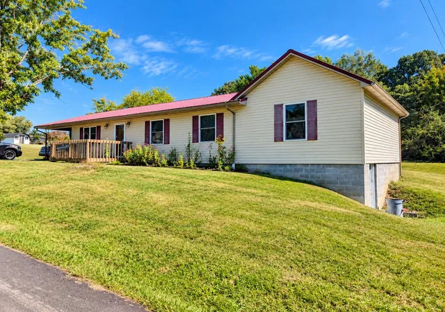 Photo 3 of Single family home for sale at 86 Blanton Ln, London, KY 40741 | MLS# 26027260 | Listing updated on 2026-10-20