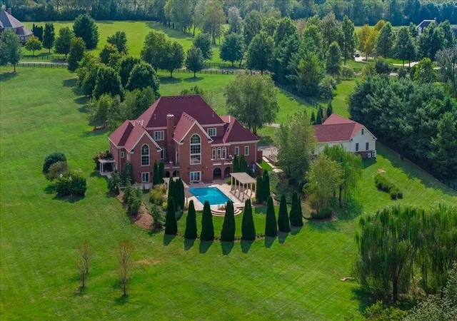 Photo 1 of Mansion for sale at 1701 Sahalee Dr, Lexington, KY 40511 | MLS# 26027280 | Listing updated on 2026-10-13