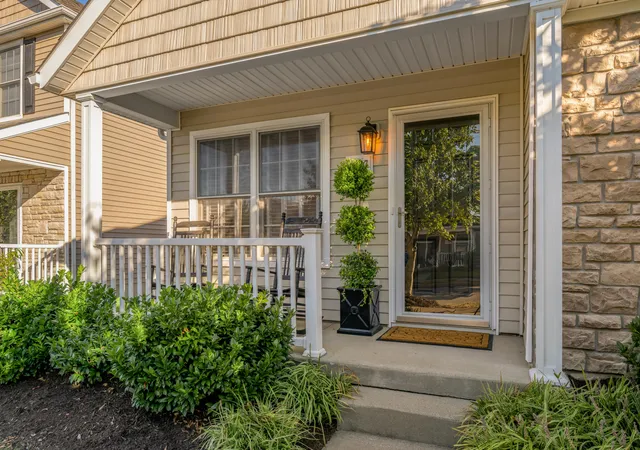 Photo 3 of Sale Pending at 1037 Lemon Rue Way, Lexington, KY 40515 | MLS# 26027601 | Listing updated on 2026-10-17