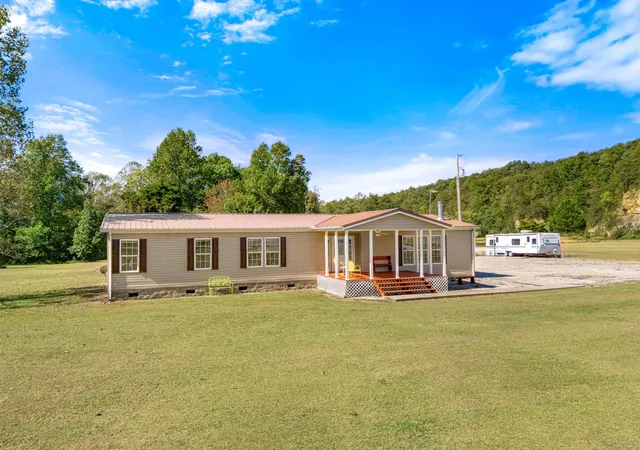 Photo 1 of Single family home for sale at 749 Hamblin Holw Rd, Williamsburg, KY 40769 | MLS# 26027274 | Listing updated on 2026-10-09
