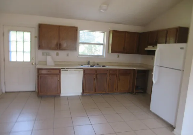Photo 3 of Multi family home for sale at 528 530 Shenandoah Dr, Frankfort, KY 40601 | MLS# 26027290 | Listing updated on 2026-10-13