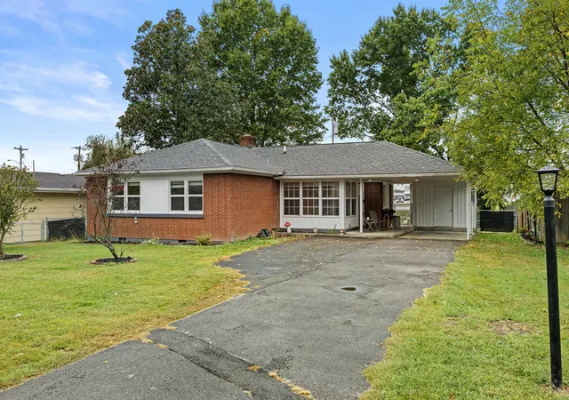 Photo 1 of Sale Pending at 109 Meadowlark Dr, Berea, KY 40403 | MLS# 26027466 | Listing updated on 2026-10-19