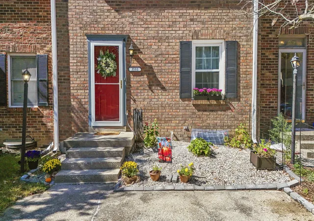 Photo 3 of Townhouse for sale at 3593 Laredo Dr, Lexington, KY 40517 | MLS# 26027886 | Listing updated on 2026-10-13
