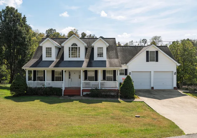 Photo 1 of Single family home for sale at 100 Eagle Bnd Dr, Sadieville, KY 40370 | MLS# 26027376 | Listing updated on 2026-10-13