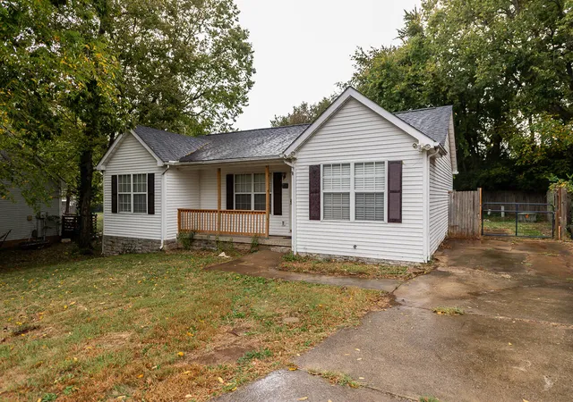 Photo 2 of Single family home for sale at 176 Williamsburg Ln, Georgetown, KY 40324 | MLS# 26027408 | Listing updated on 2026-10-13