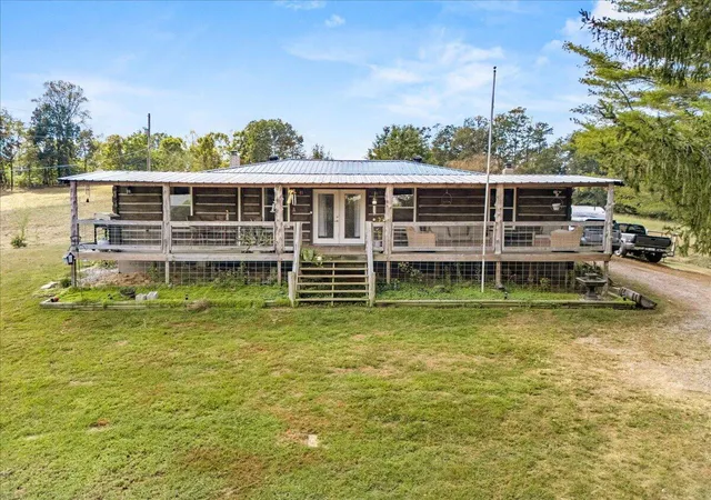 Photo 2 of Single family home for sale at 617 Hensley Rd, East Bernstadt, KY 40729 | MLS# 26027369 | Listing updated on 2026-10-13
