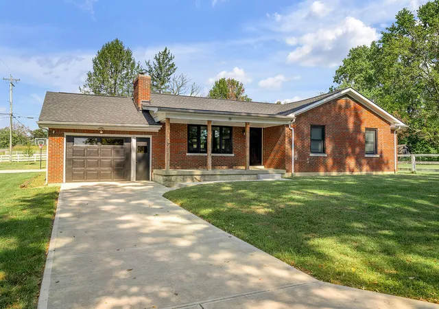Photo 1 of Single family home for sale at 19 Leeburton Ln, Nicholasville, KY 40356 | MLS# 26028257 | Listing updated on 2026-10-19