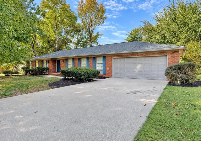 Photo 1 of Single family home for sale at 1526 Beckett Dr, Murray, KY 42071 | MLS# 26028294 | Listing updated on 2026-10-13