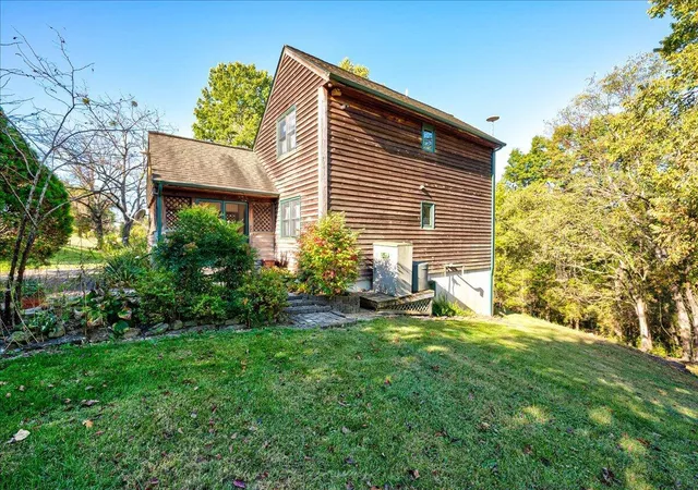 Photo 1 of Sale Pending at 2797 Lucas Ln, Frankfort, KY 40601 | MLS# 26027722 | Listing updated on 2026-10-21