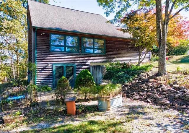 Photo 3 of Sale Pending at 2797 Lucas Ln, Frankfort, KY 40601 | MLS# 26027722 | Listing updated on 2026-10-21
