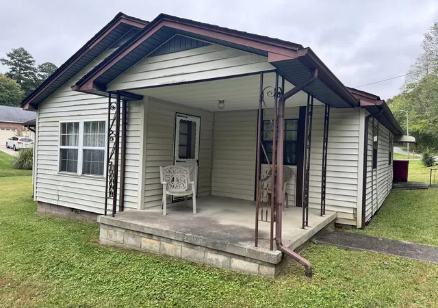 Photo 2 of Single family home for sale at 94 Vine View Dr, Corbin, KY 40701 | MLS# 26027404 | Listing updated on 2026-10-13