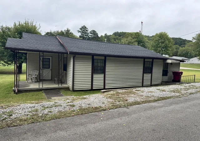 Photo 3 of Single family home for sale at 94 Vine View Dr, Corbin, KY 40701 | MLS# 26027404 | Listing updated on 2026-10-13