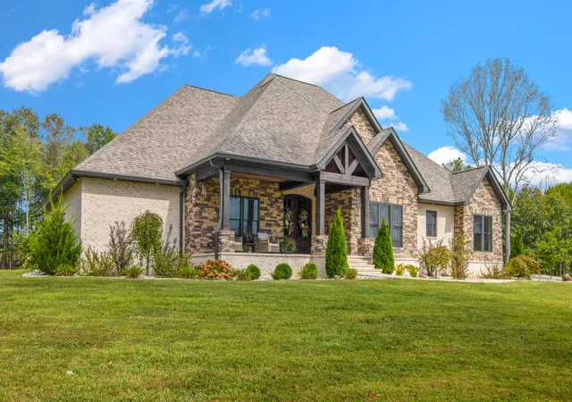 Photo 3 of Sale Pending at 190 Jolynn Dr, London, KY 40744 | MLS# 26027411 | Listing updated on 2026-10-17
