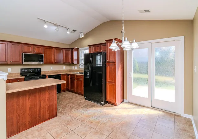 Photo 3 of Single family home for sale at 216 Old Woolen Ml Ln, Lexington, KY 40511 | MLS# 26027479 | Listing updated on 2026-10-23