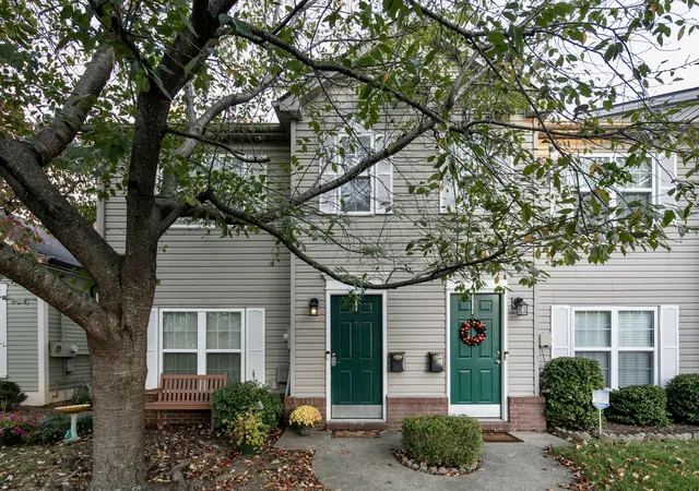 Photo 3 of Townhouse for sale at 119 Kentucky Ave #B, Lexington, KY 40502 | MLS# 26027505 | Listing updated on 2026-10-20
