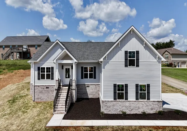 Photo 1 of Single family home for sale at 335 Hidden Crst Dr, Somerset, KY 42503 | MLS# 26027428 | Listing updated on 2026-10-26