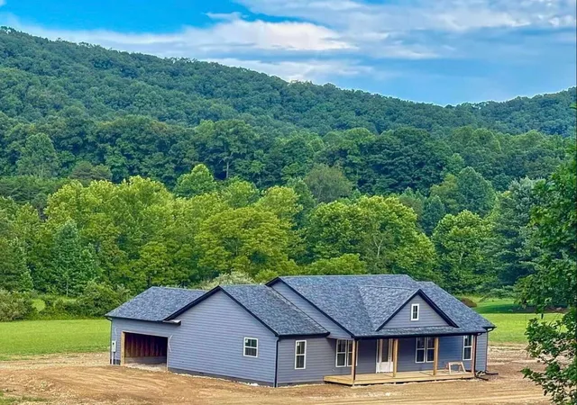 Photo 2 of Single family home for sale at 970 Clearfork Rd, Morehead, KY 40351 | MLS# 26027520 | Listing updated on 2026-10-07