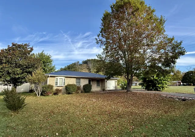 Photo 1 of Single family home for sale at 216 Maher Dr, Morehead, KY 40351 | MLS# 26027432 | Listing updated on 2026-10-13