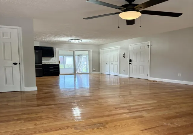 Photo 2 of Single family home for sale at 216 Maher Dr, Morehead, KY 40351 | MLS# 26027432 | Listing updated on 2026-10-13