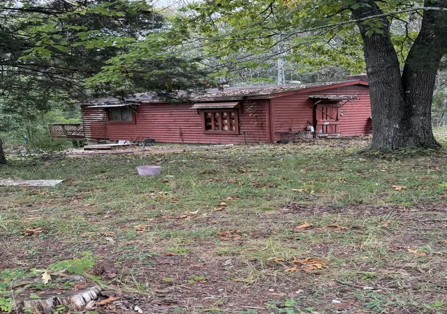 Photo 3 of Single family home for sale at 5124 Bee Crk Rd, Corbin, KY 40701 | MLS# 26027435 | Listing updated on 2026-10-13