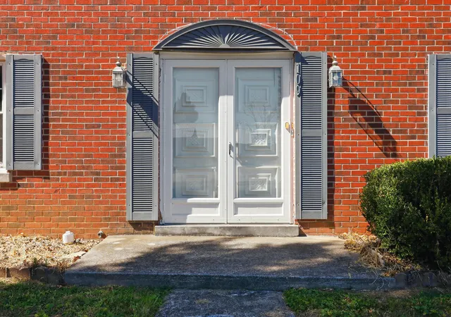 Photo 3 of Single family home for sale at 109 Dogwood Ct, Nicholasville, KY 40356 | MLS# 26027638 | Listing updated on 2026-10-22
